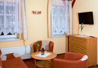 Отели типа «постель и завтрак» Willa Zuzanna Кудова-Здруй Апартаменты с 1 спальней и мини-кухней (для 2 взрослых)-2