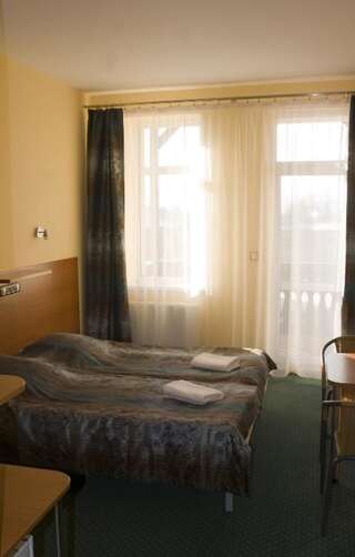 Отели типа «постель и завтрак» Willa Zuzanna Кудова-Здруй Двухместный номер с 1 кроватью или 2 отдельными кроватями и балконом-1