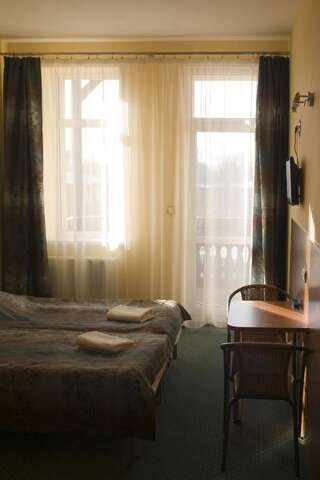 Отели типа «постель и завтрак» Willa Zuzanna Кудова-Здруй Двухместный номер с 1 кроватью или 2 отдельными кроватями и балконом-3